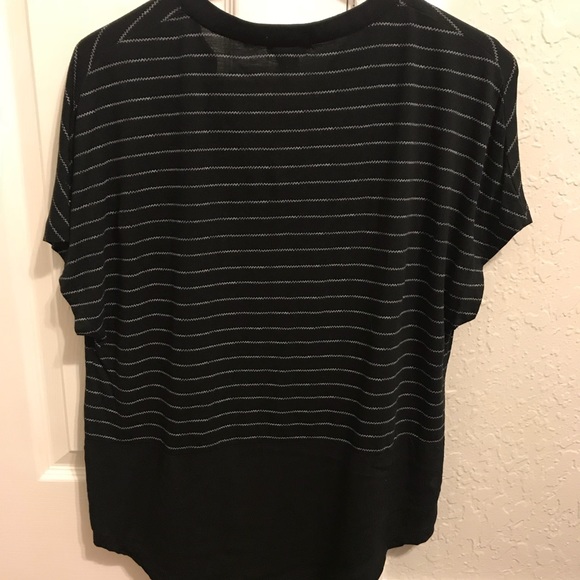 Old navy top. - Picture 3 of 3